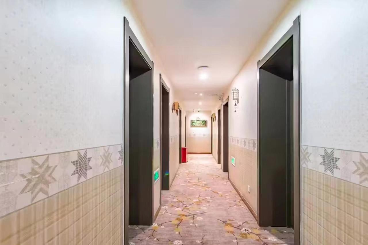 Nostalgia Hotel Beijing Guozijian Ghost Street - Near Beijing Lama Temple, Beihai Park, Jingshan Park, Drum Tower, Houhai Bar Street, Tian'Anmen Square, Located In Beijing Traditional Hutongs, 5 Minutes Away From Beixinqiao Metro Station Экстерьер фото
