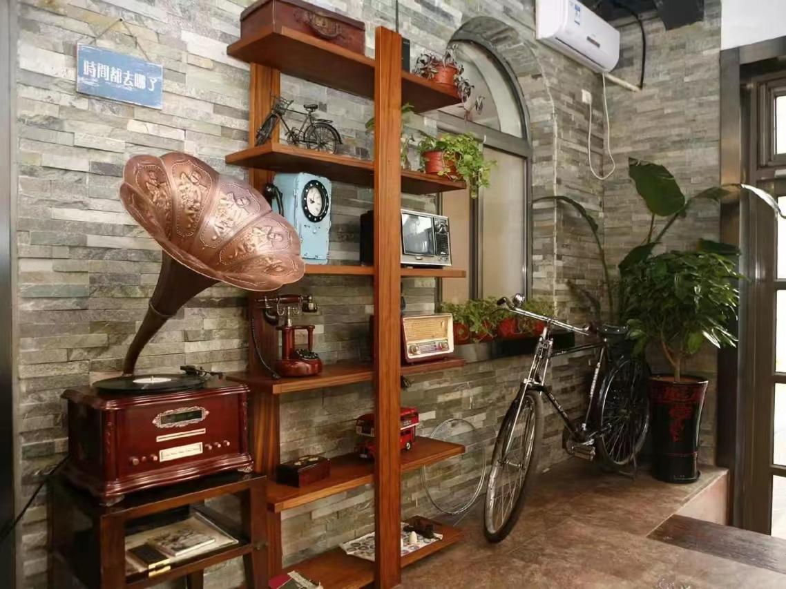 Nostalgia Hotel Beijing Guozijian Ghost Street - Near Beijing Lama Temple, Beihai Park, Jingshan Park, Drum Tower, Houhai Bar Street, Tian'Anmen Square, Located In Beijing Traditional Hutongs, 5 Minutes Away From Beixinqiao Metro Station Экстерьер фото
